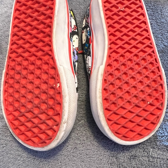 Little girl hello kitty vans size 5 - Picture 3 of 5